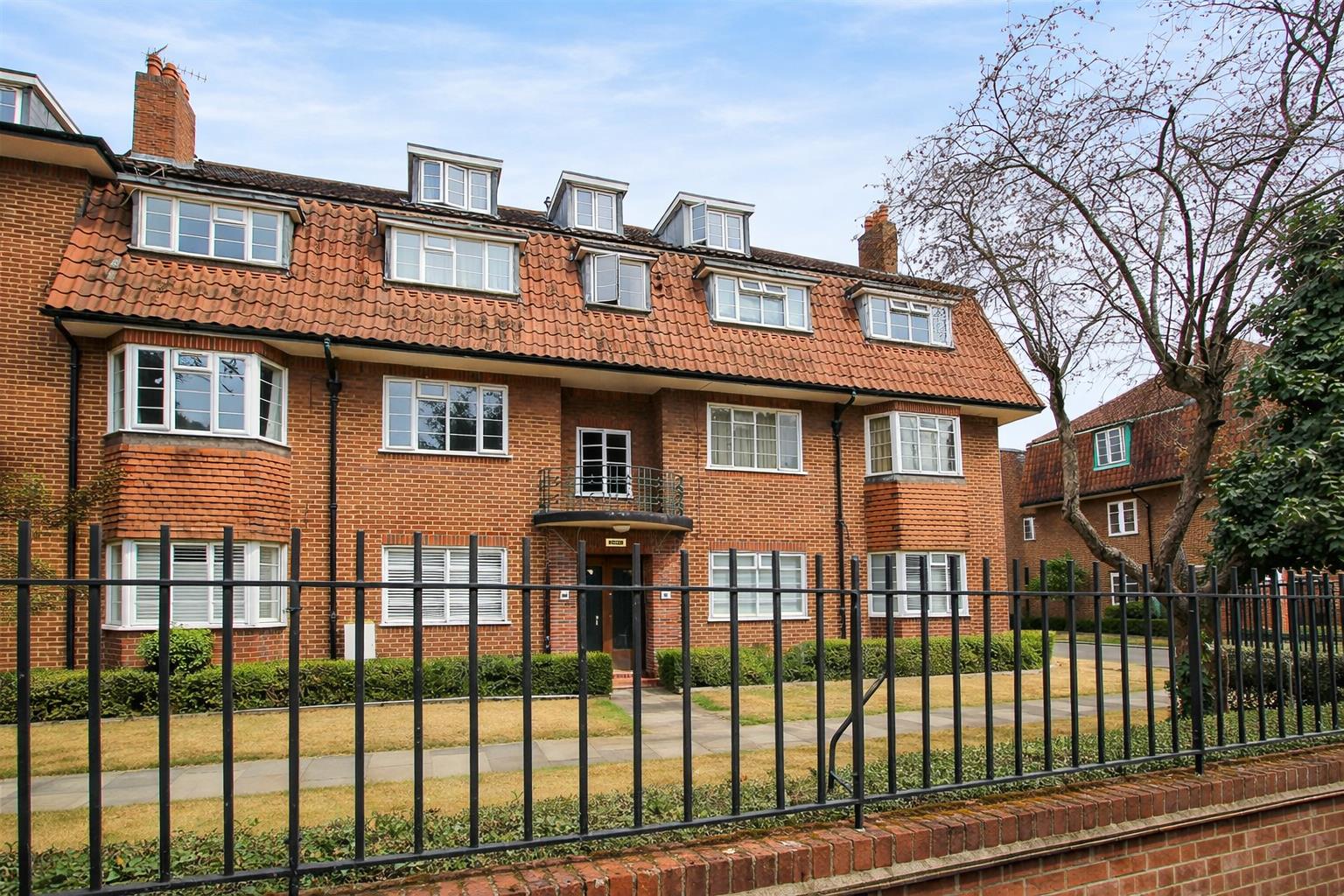 West Street Lane, Carshalton Village